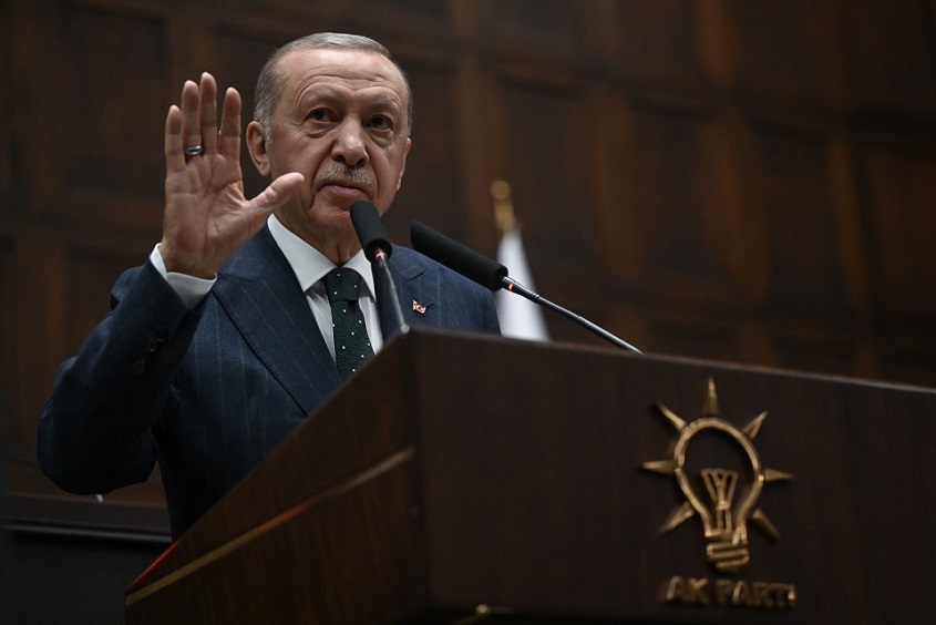 Erdogan oo khudbad ka jeediyay Shirka Xisbiga AK.jpg